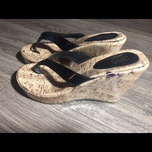 Women’s size 8 385/fifth wedge high heels